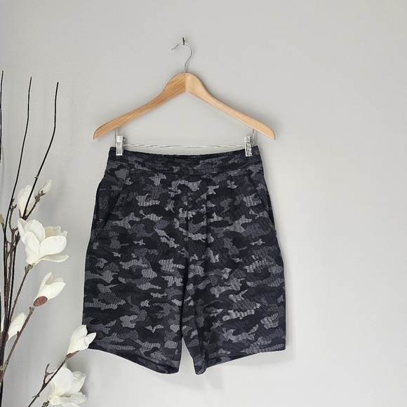 LULULEMON T.H.E. Short *Linerless Mesh Camo 9" - Picture 2 of 11